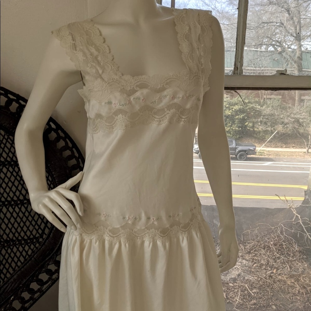 Vintage ettiene silk drop slip